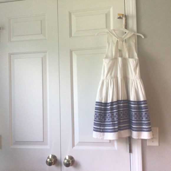 Beautiful Spring/Summer white and dark blue dress. - Picture 2 of 2